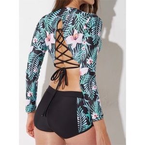 Long sleeve swimwear